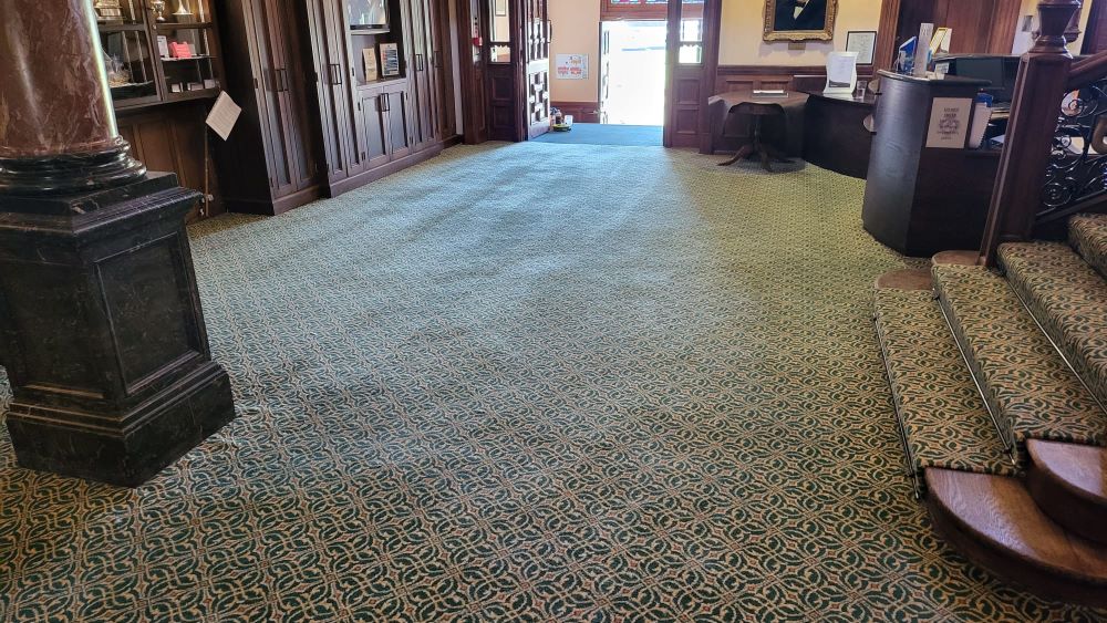Carpet cleaning in a hotel