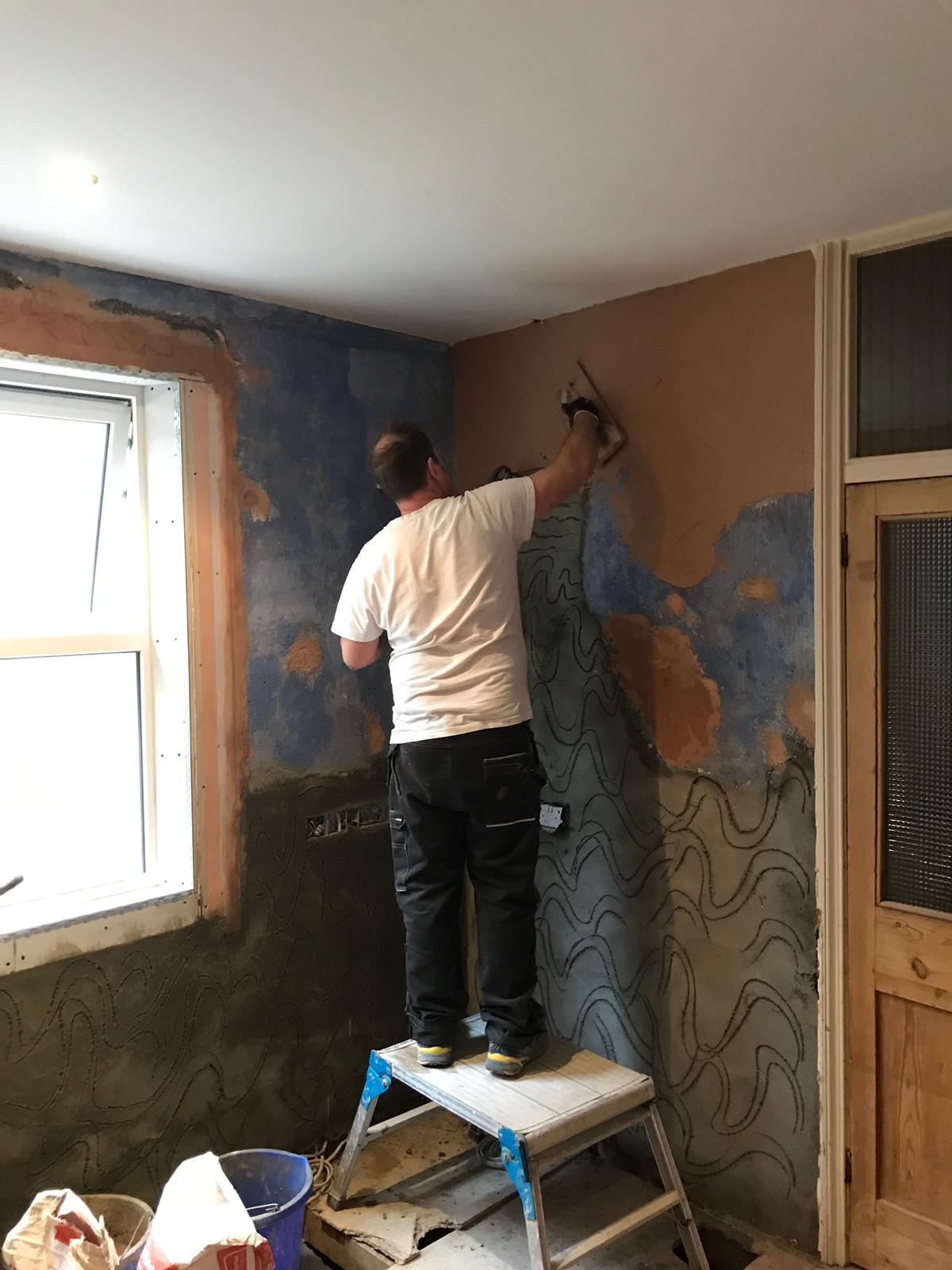 Damp-proofing a wall that has been damaged by damp